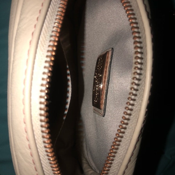 SOLD Valentino Mario Valentino Nina Crossbody Bag - Picture 4 of 6